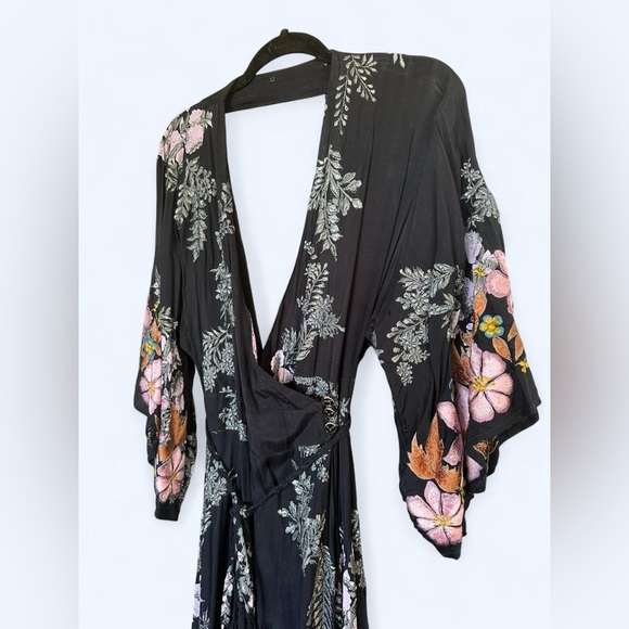 NWT Free People Black floral embroidered cocktail hour wrap dress S - Picture 4 of 7